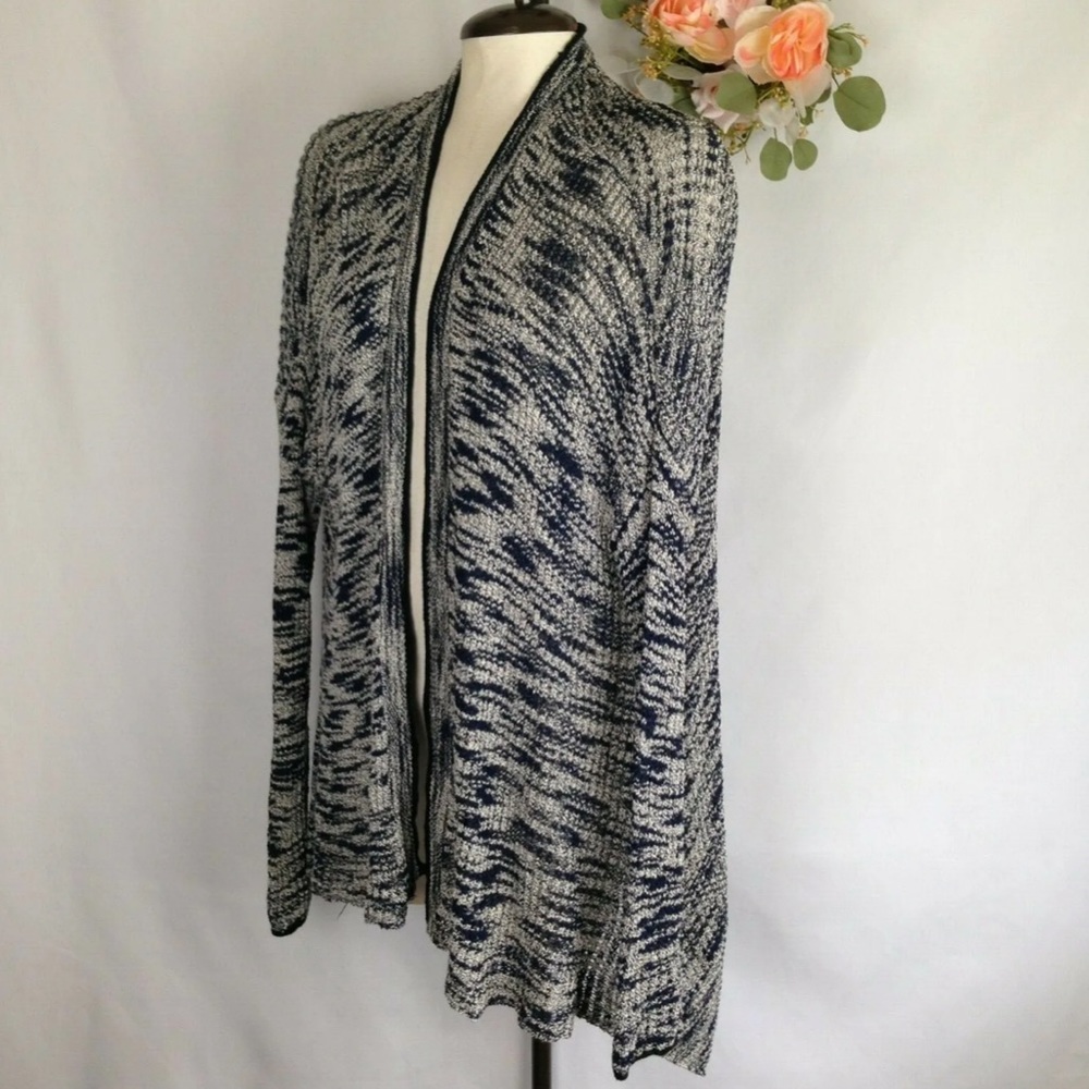 Vera Wang cardigan size medium - Picture 2 of 8